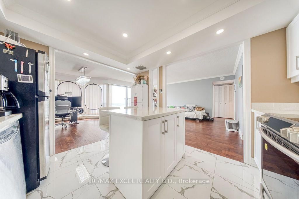 65 Harbour Square • #3403 • Toronto, ON photo 17