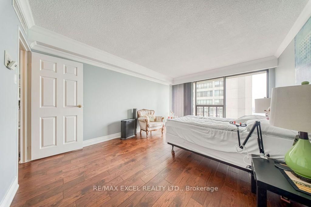 65 Harbour Square • #3403 • Toronto, ON photo 20