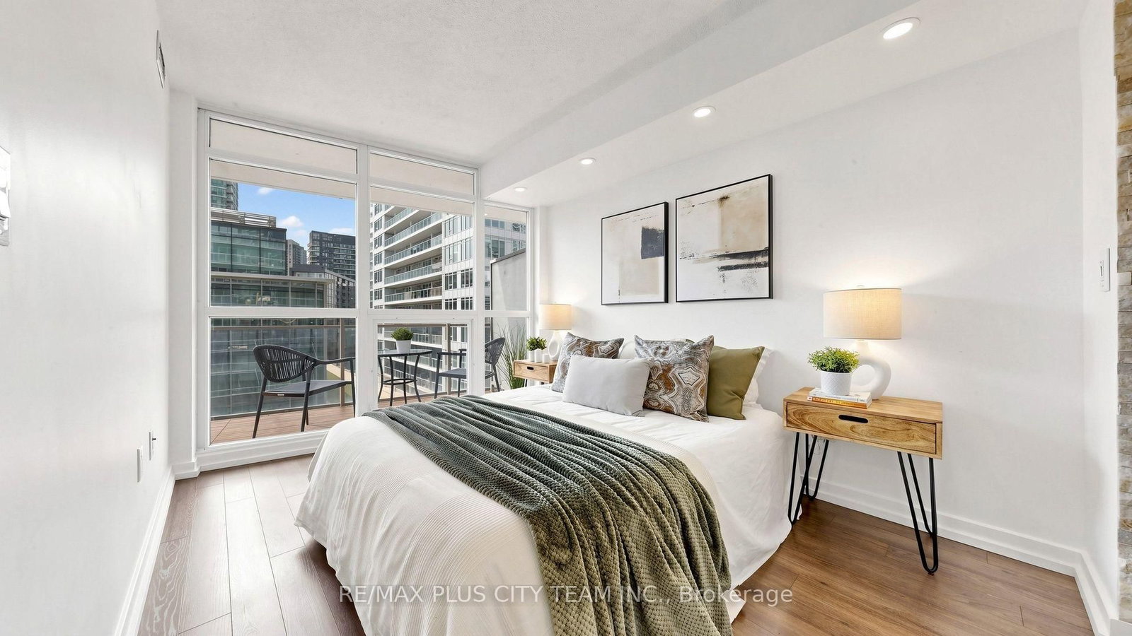 38 Dan Leckie Way • #1103 • Toronto, ON photo 12