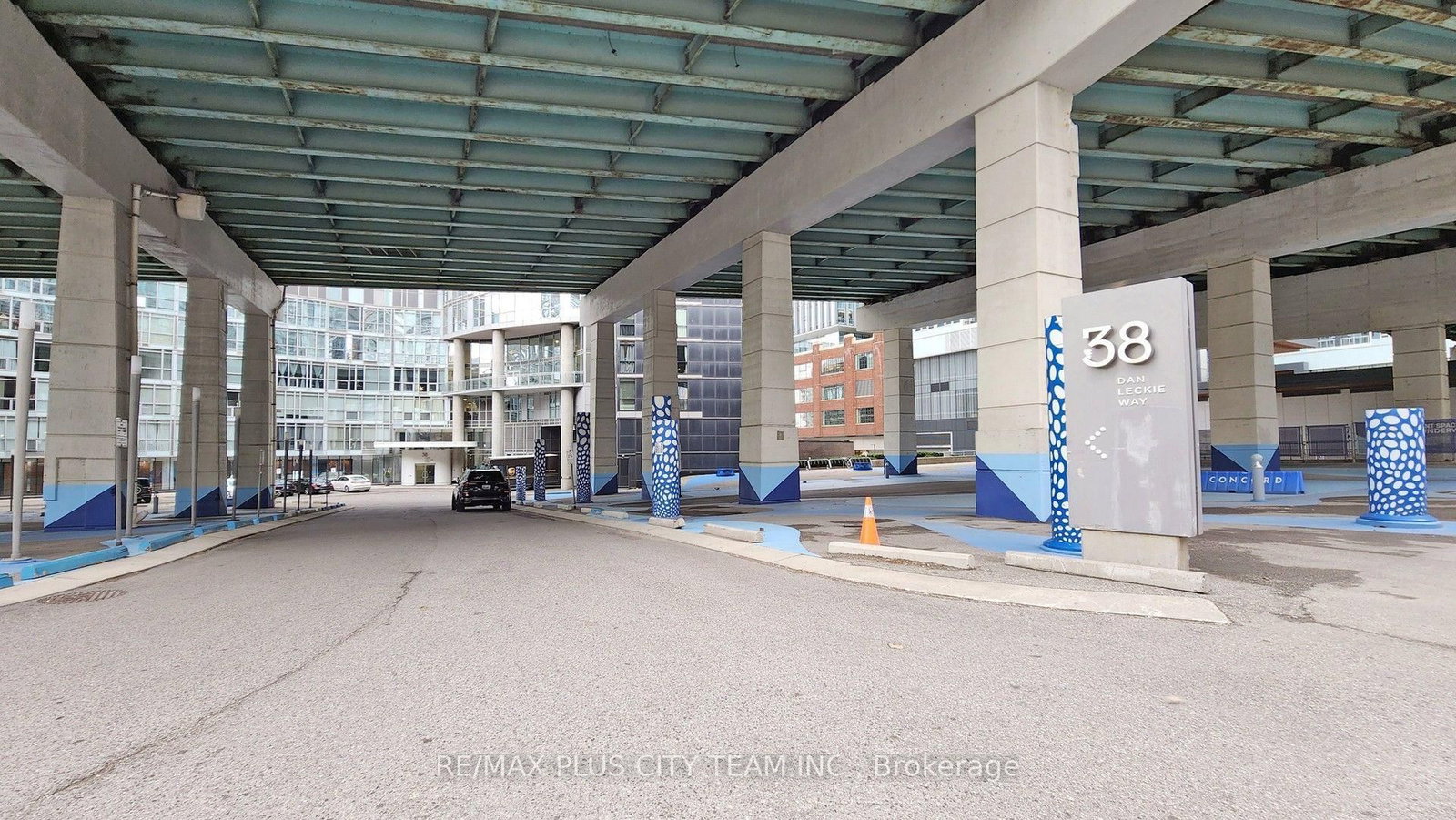 38 Dan Leckie Way • #1103 • Toronto, ON photo 40