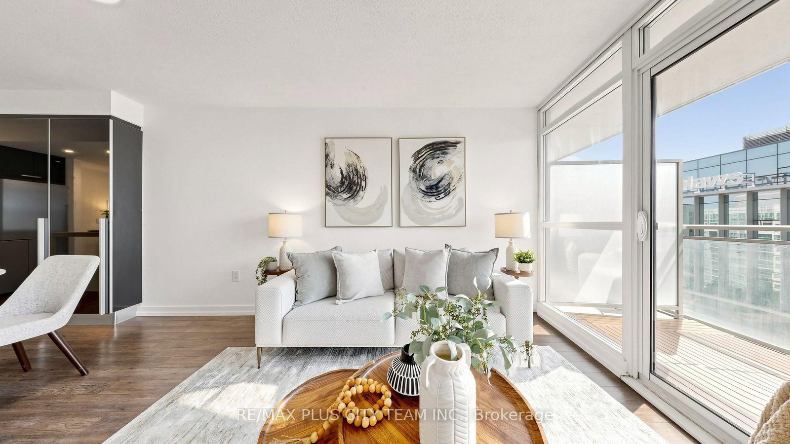 38 Dan Leckie Way • #1103 • Toronto, ON photo 5