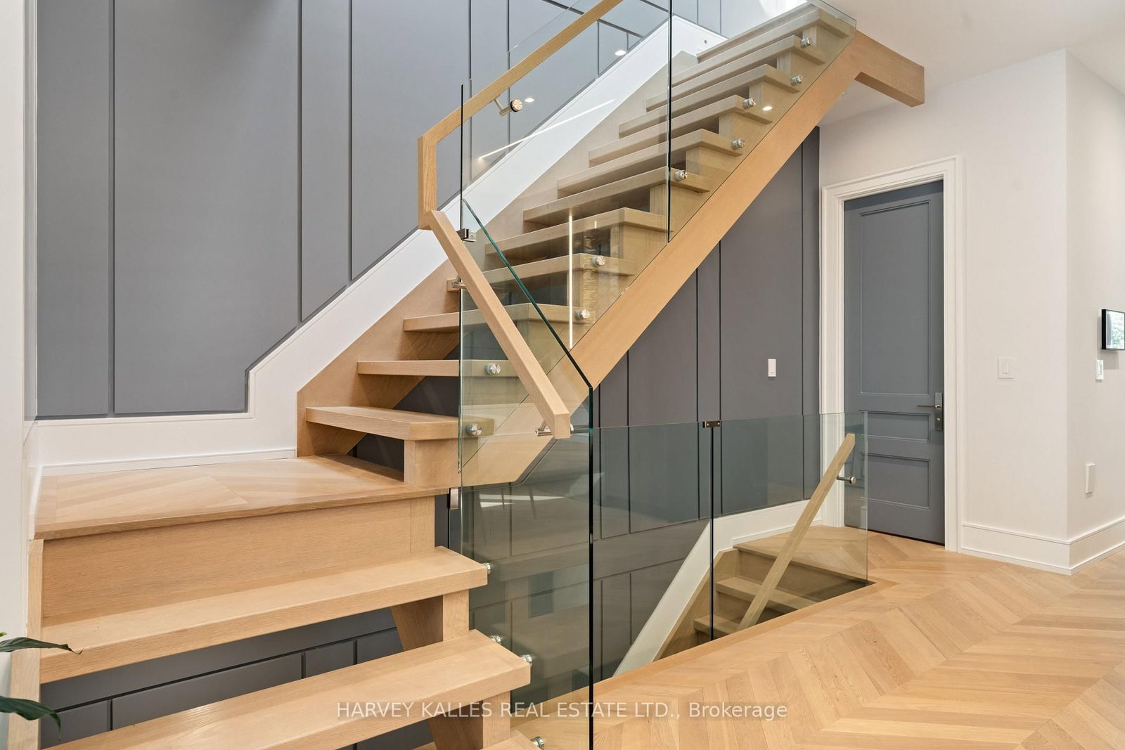 84 Florence Avenue • Toronto, ON photo 19