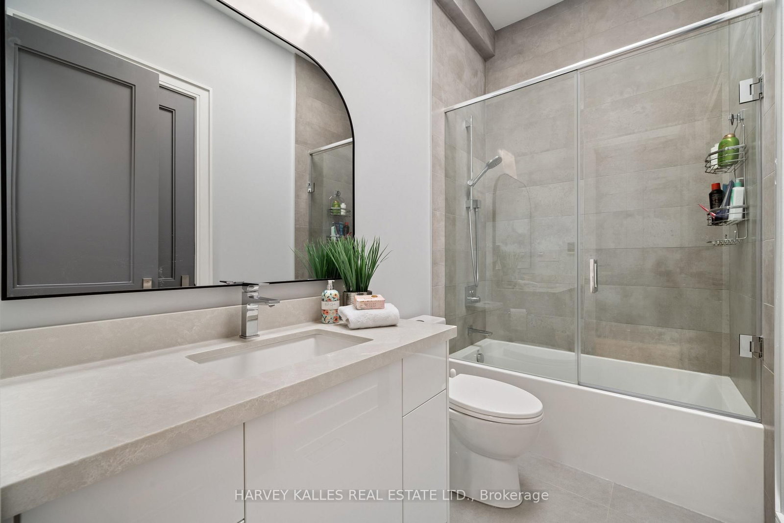 84 Florence Avenue • Toronto, ON photo 29