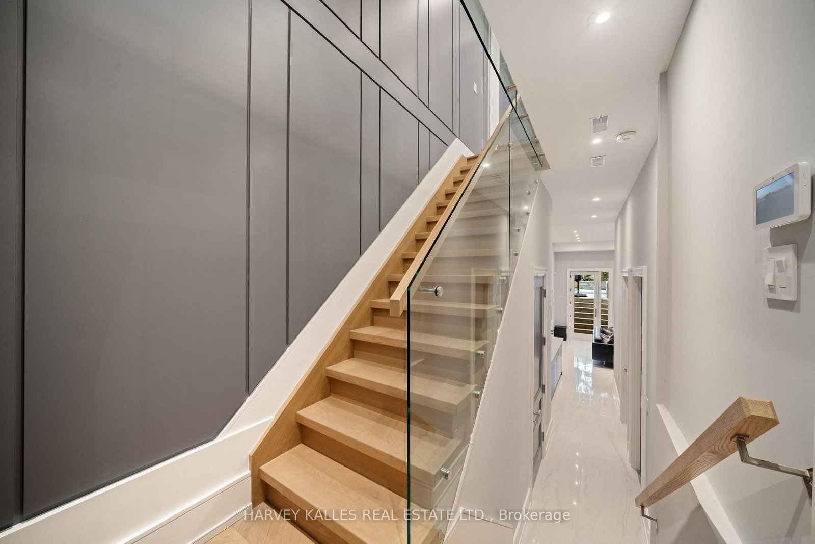 84 Florence Avenue • Toronto, ON photo 32