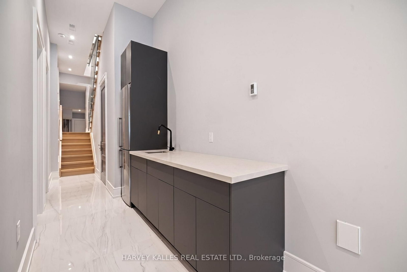 84 Florence Avenue • Toronto, ON photo 36