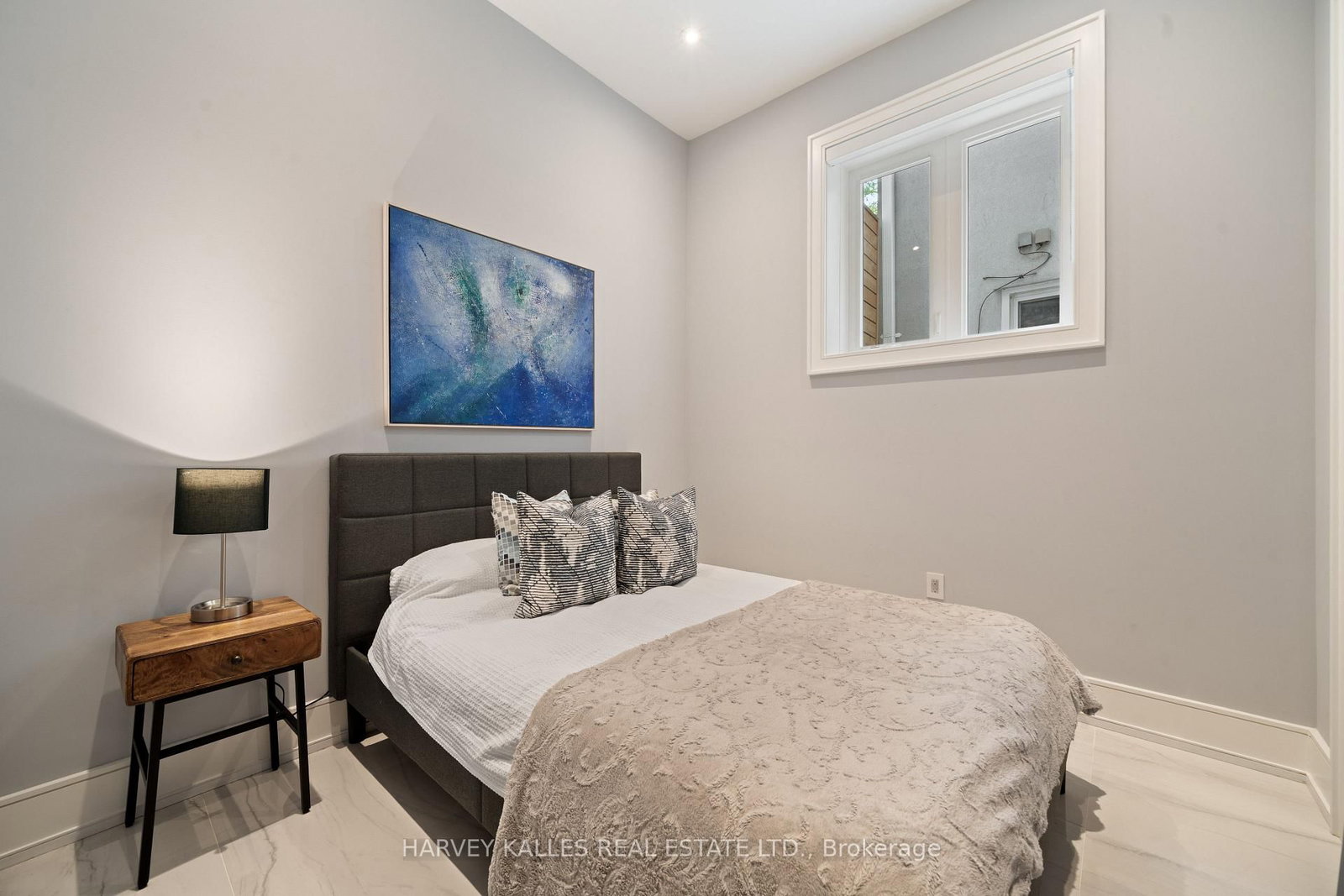 84 Florence Avenue • Toronto, ON photo 37