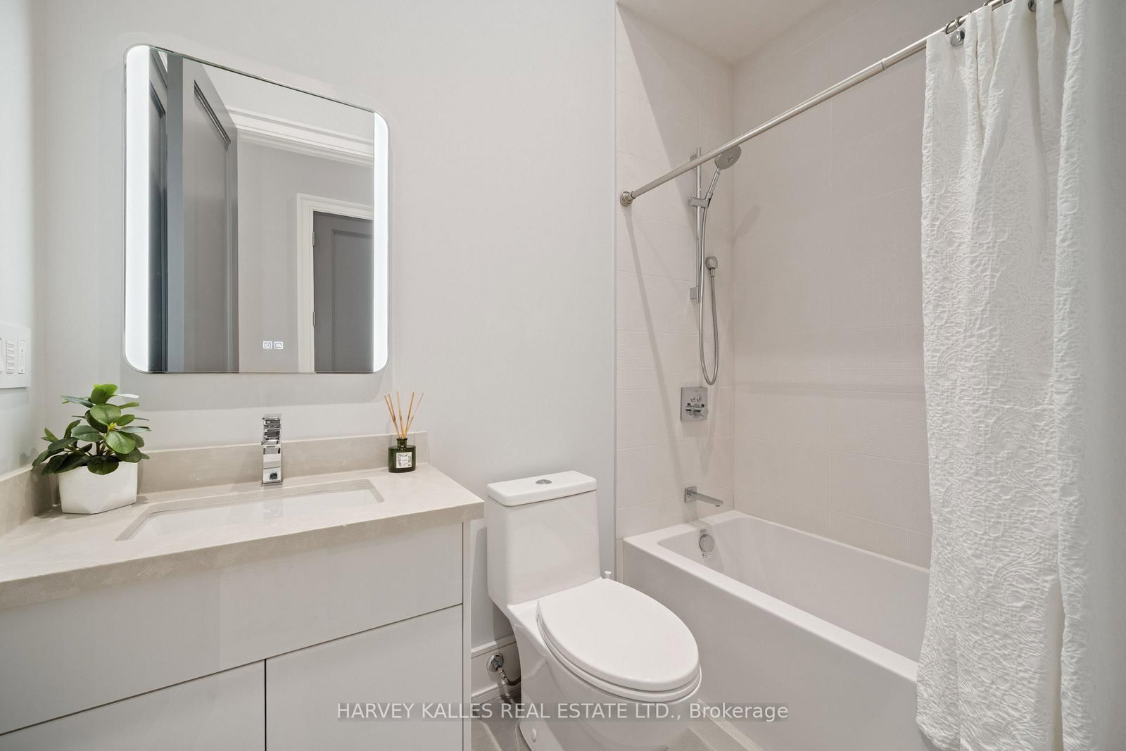 84 Florence Avenue • Toronto, ON photo 38