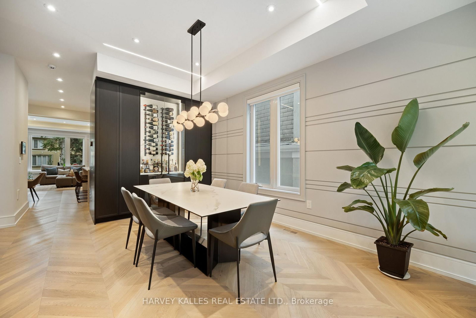 84 Florence Avenue • Toronto, ON photo 8