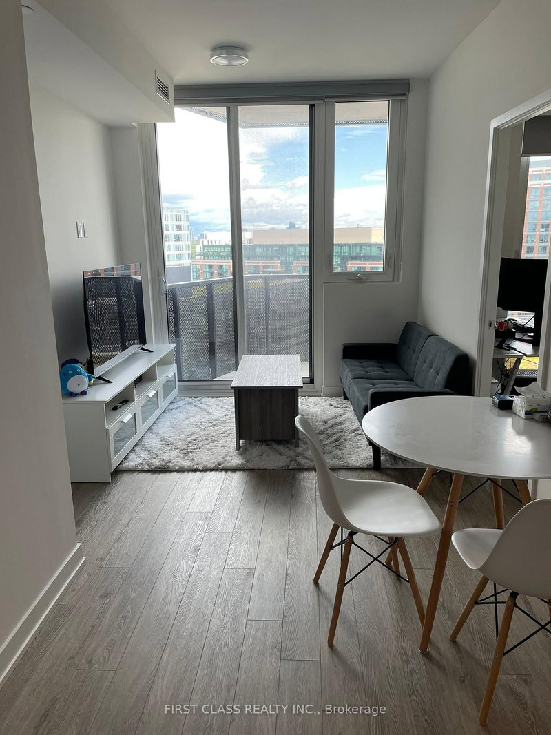 1217 - 30 Tretti Way