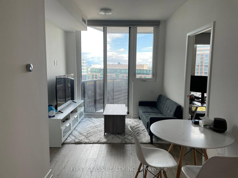 1217 - 30 Tretti Way
