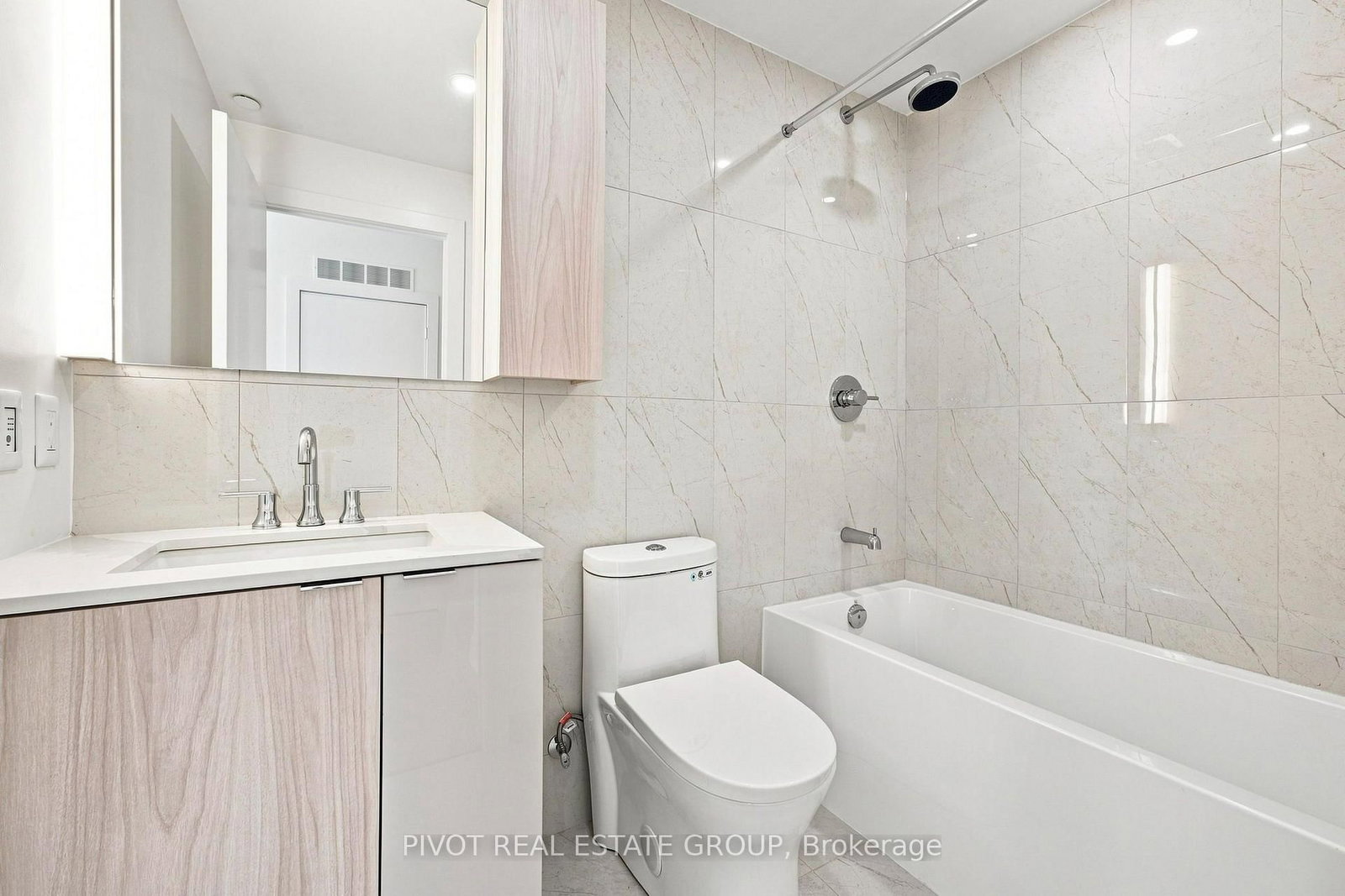 15 Mercer Street • #4502 • Toronto, ON photo 12