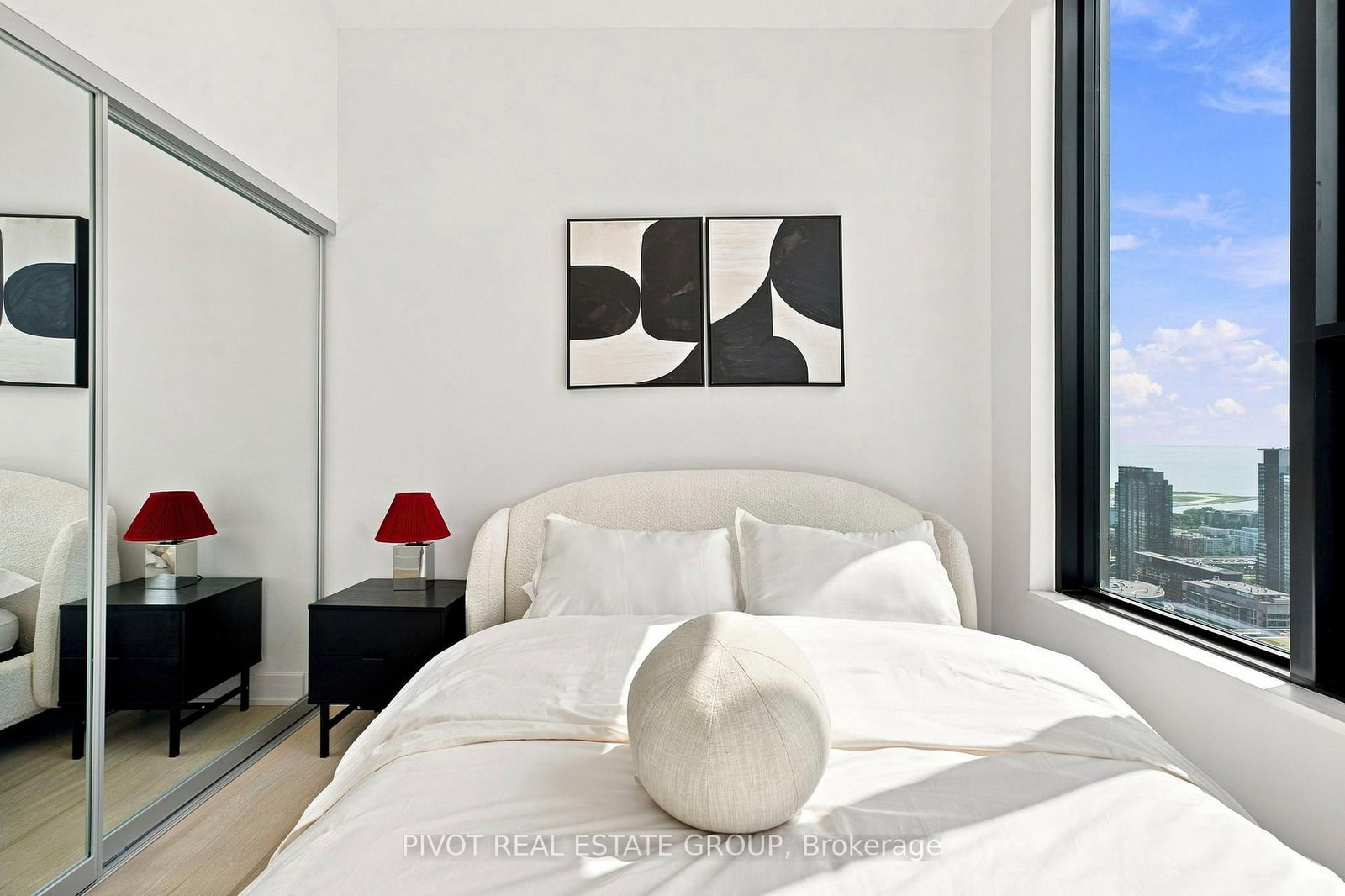 15 Mercer Street • #4502 • Toronto, ON photo 8