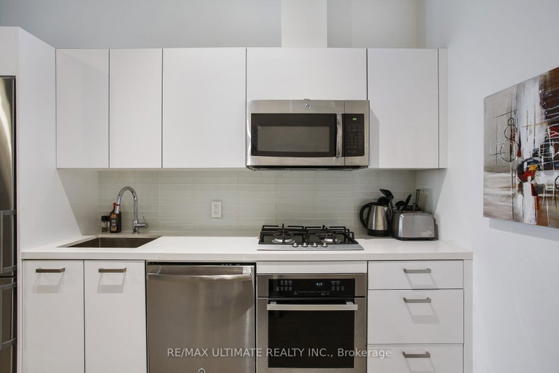 210 - 608 Richmond Street W