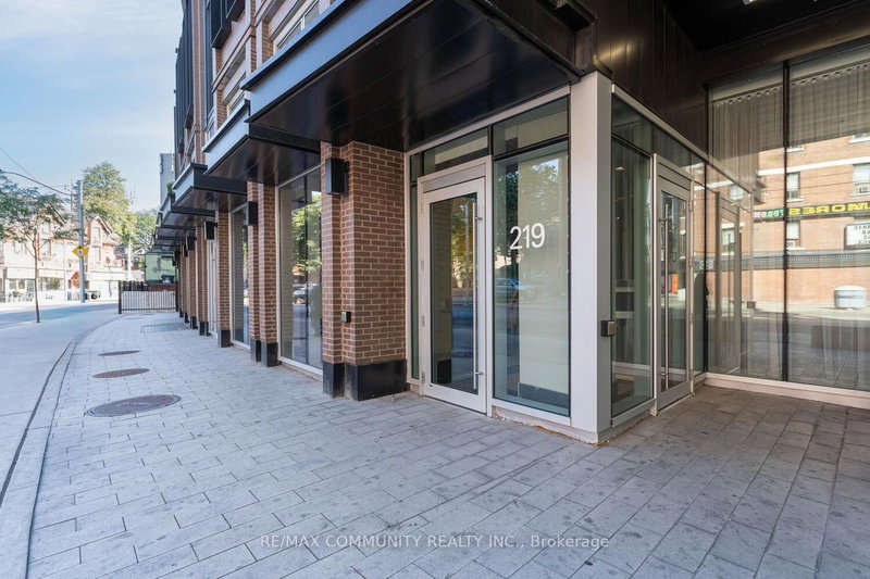 501 - 219 Dundas Street E