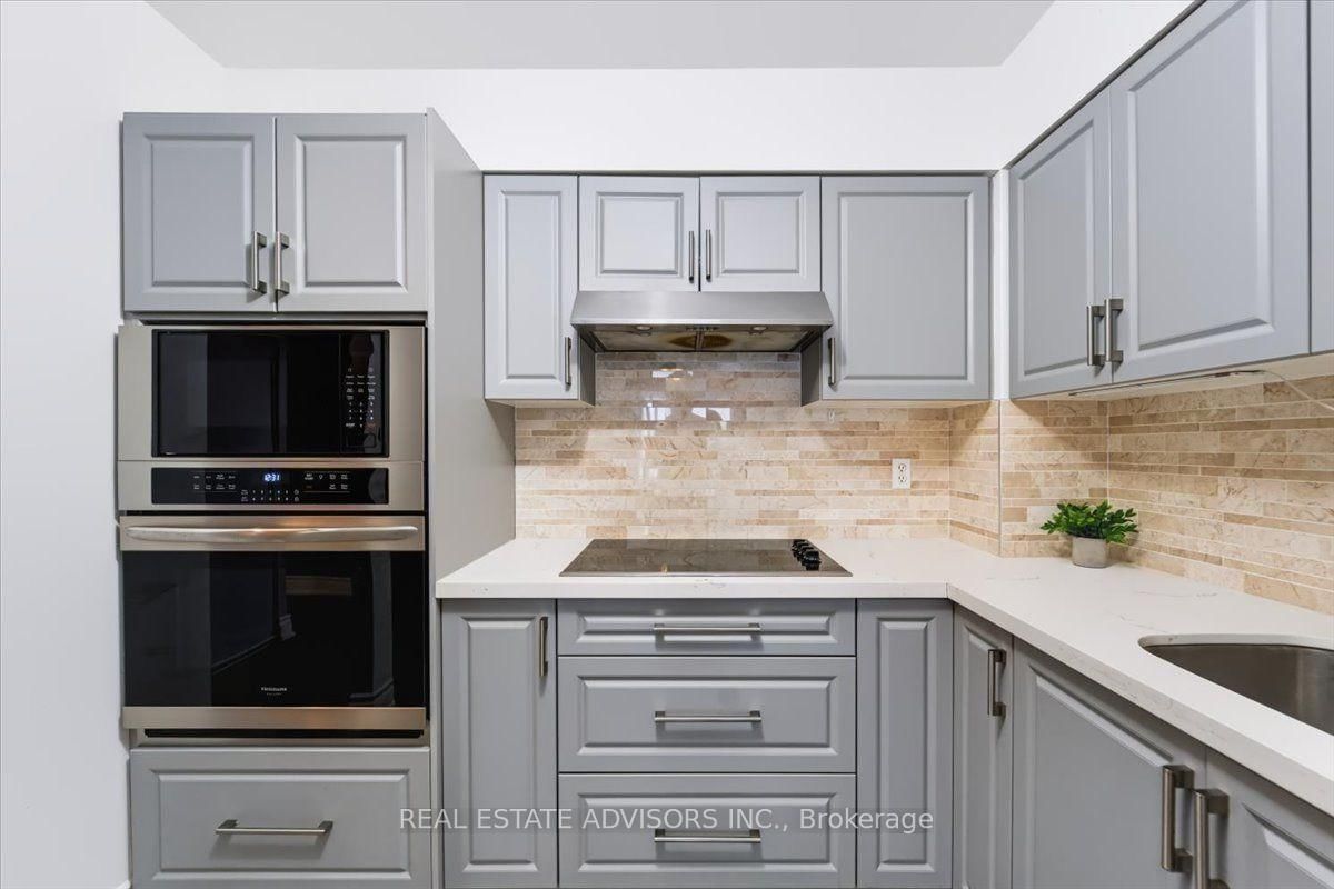 21 Overlea Boulevard • #Ph#07 • Toronto, ON photo 5