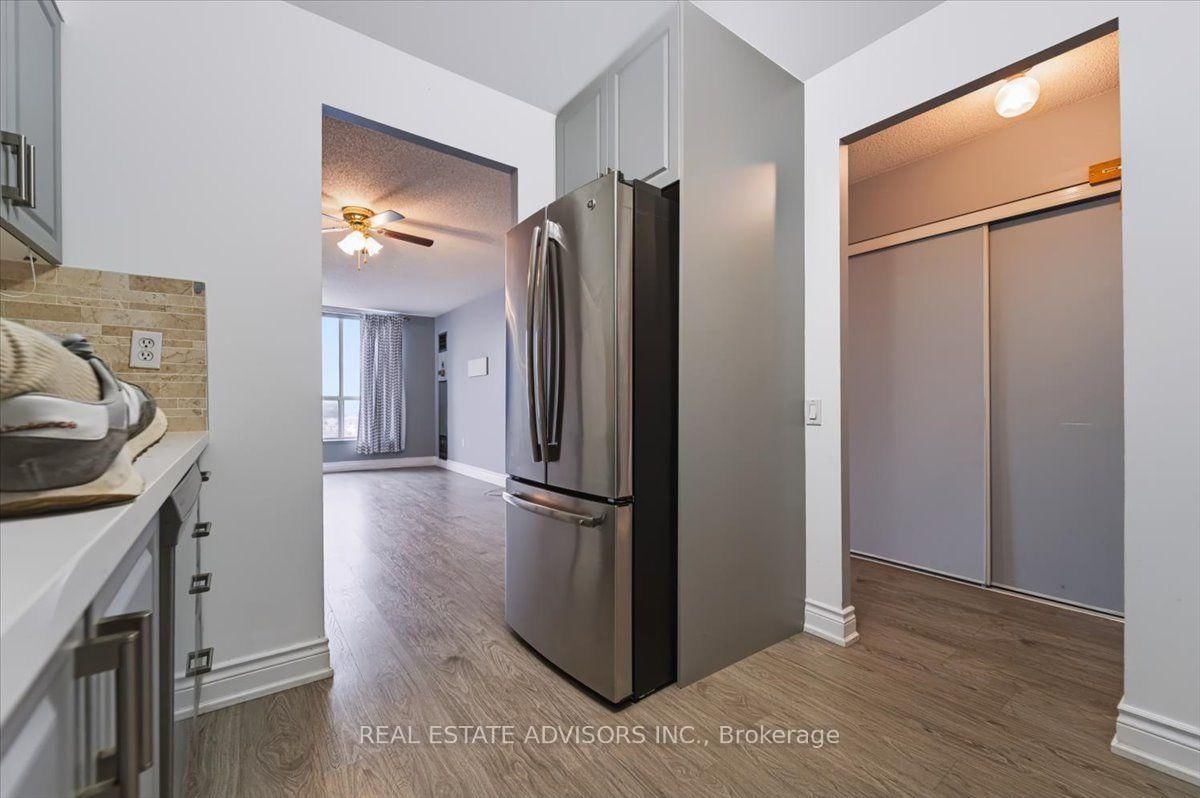 21 Overlea Boulevard • #Ph#07 • Toronto, ON photo 6