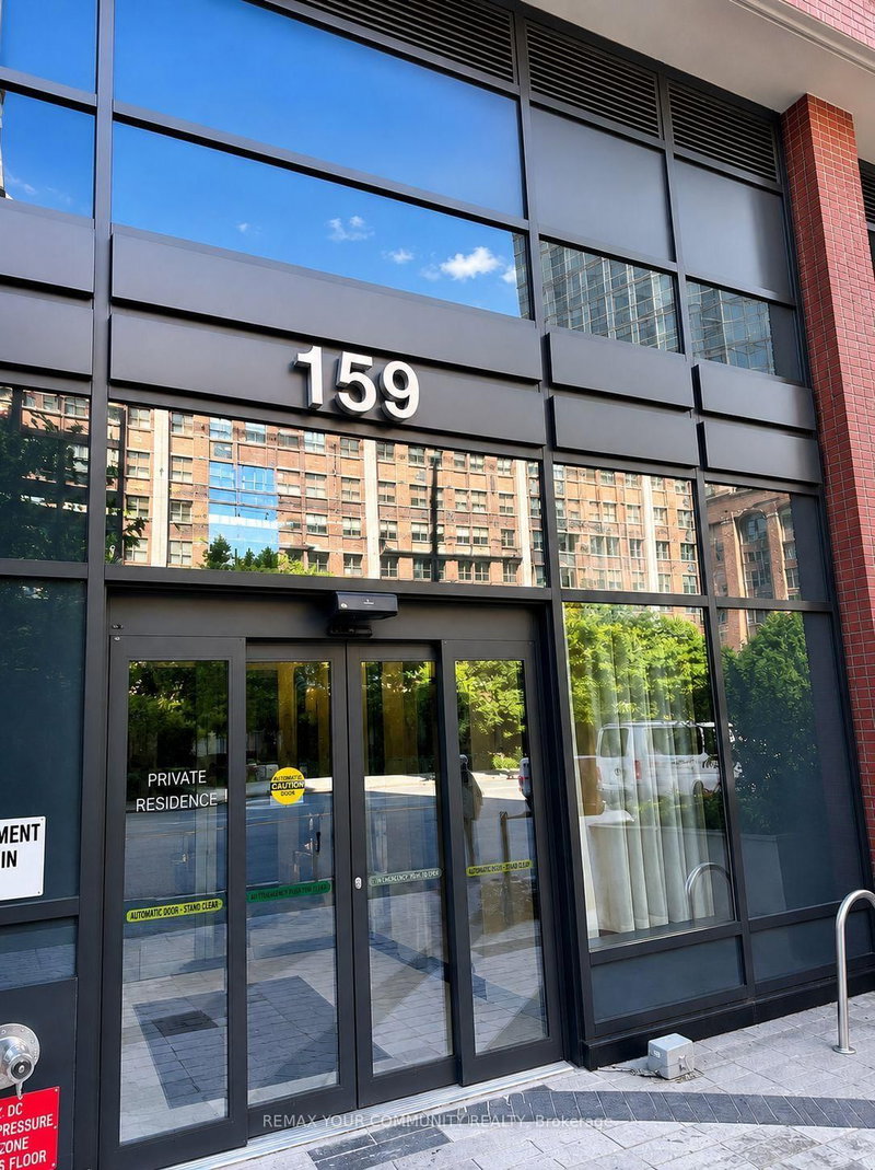 404 - 159 Wellesley Street E