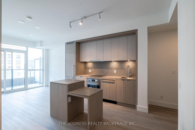 327 - 6 Greenbriar Road