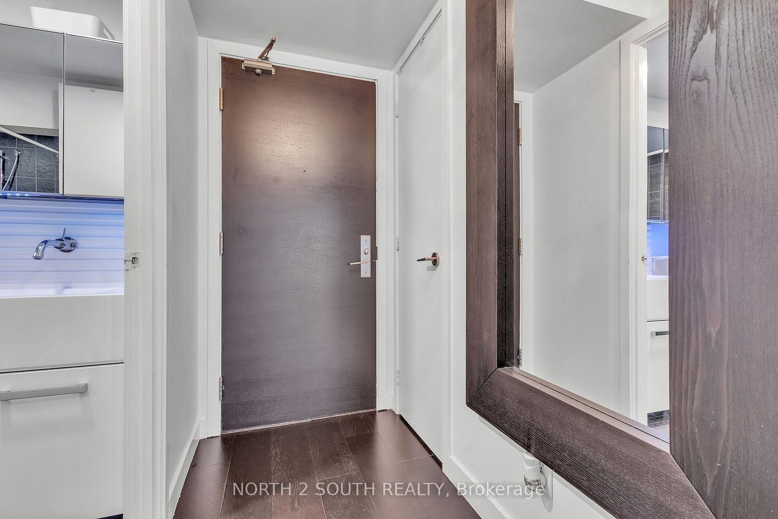 Condo for lease at 524-55 Stewart Street, Toronto, Ontario, M5V 2V1 - Waterfront Communities C1 - MLS: C13677828