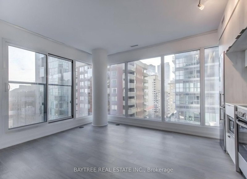 2110 - 181 Dundas Street E