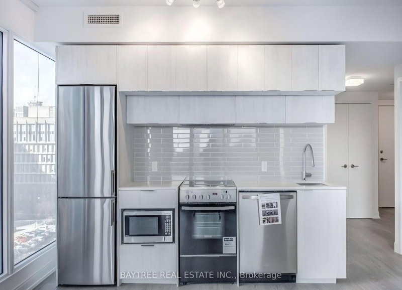 2710 - 181 Dundas Street E