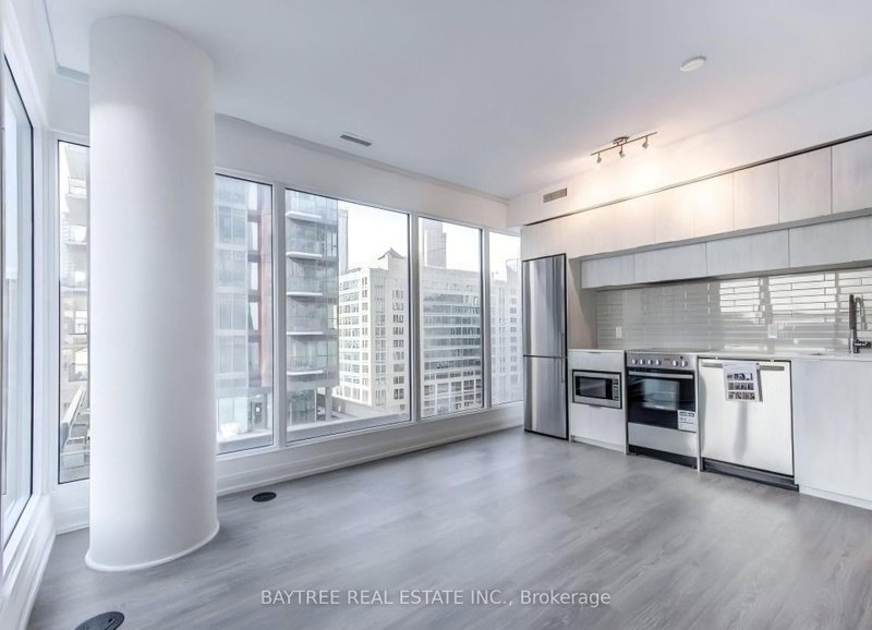 2710 - 181 Dundas Street E