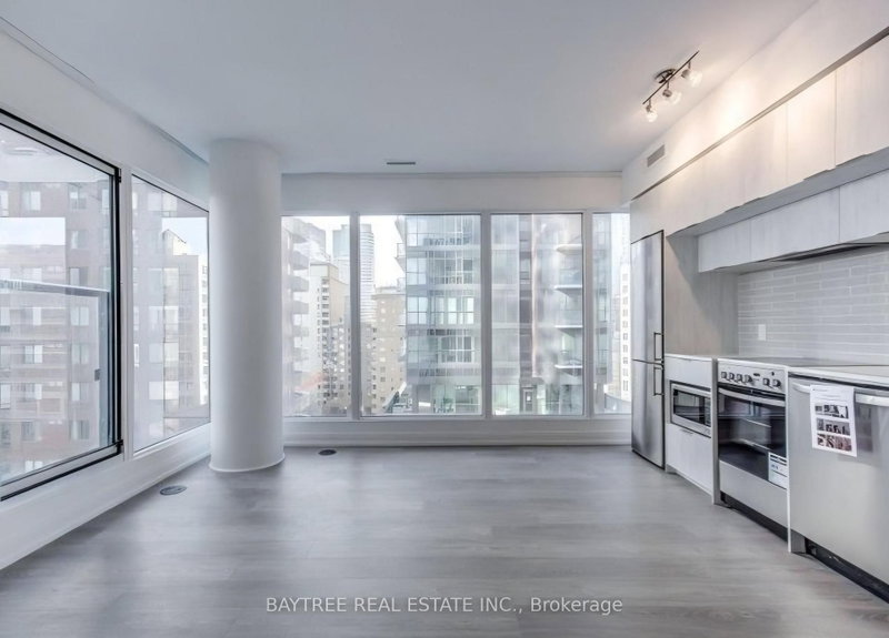2710 - 181 Dundas Street E