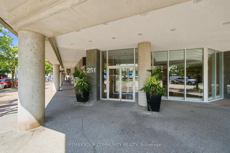 705 - 251 Queens Quay