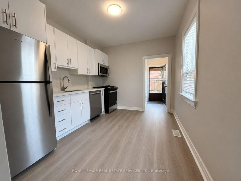 5 Henderson Avenue