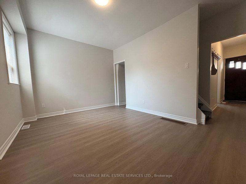 5 Henderson Avenue
