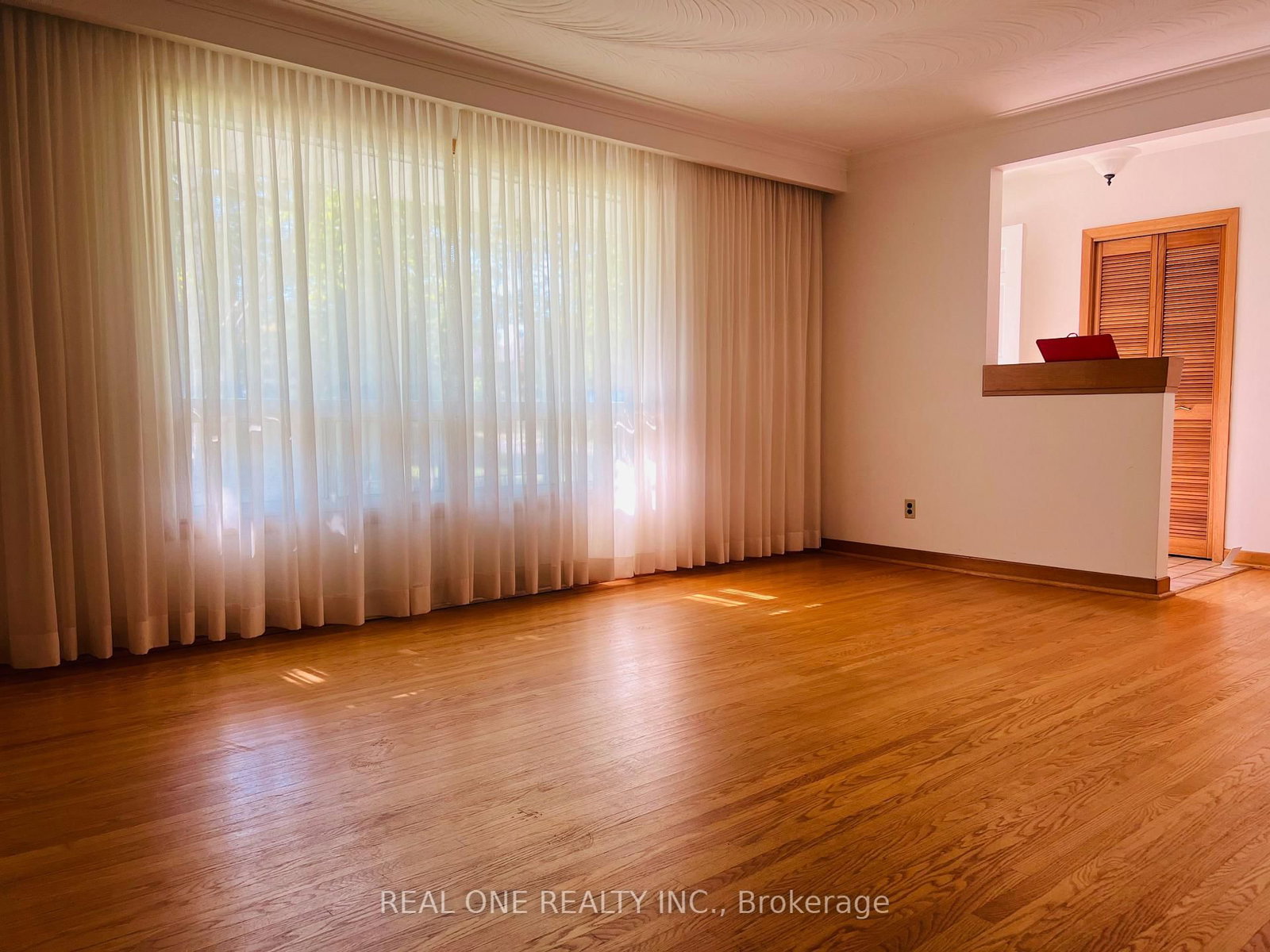 275 Parkview Avenue, Toronto 4