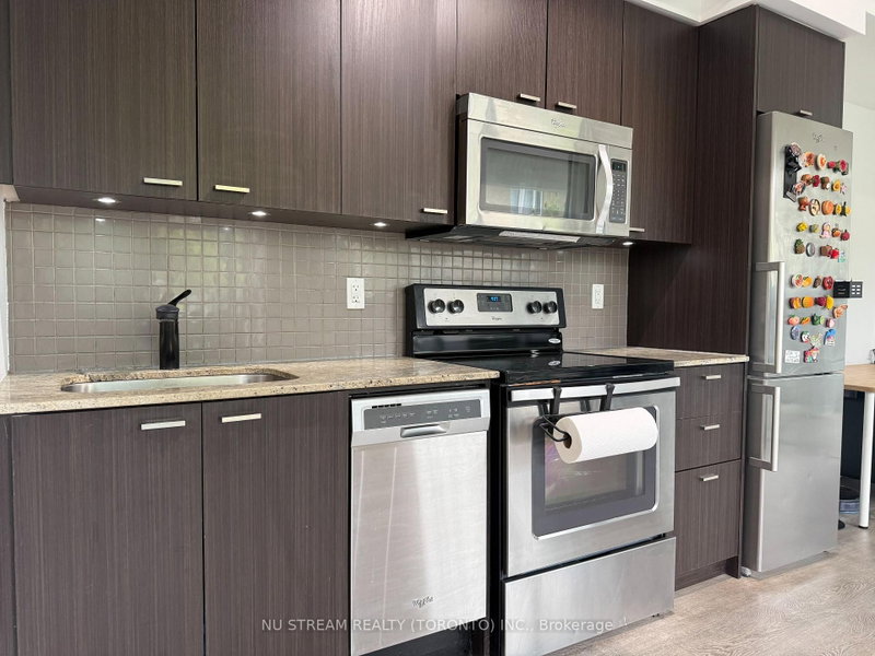 211 - 88 Sheppard Avenue E