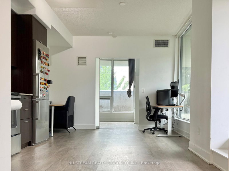 211 - 88 Sheppard Avenue E