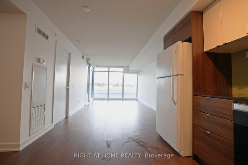 308 - 72 esther shiner Boulevard