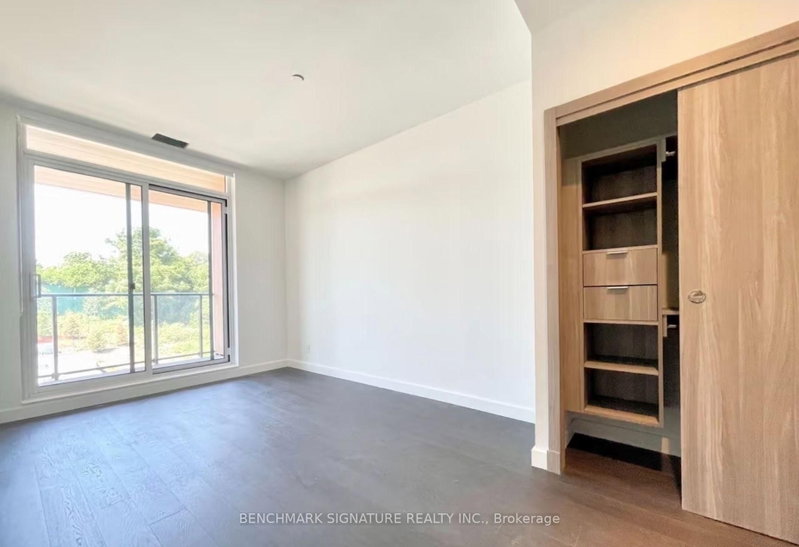 V306 - 25 Mcmahon Drive