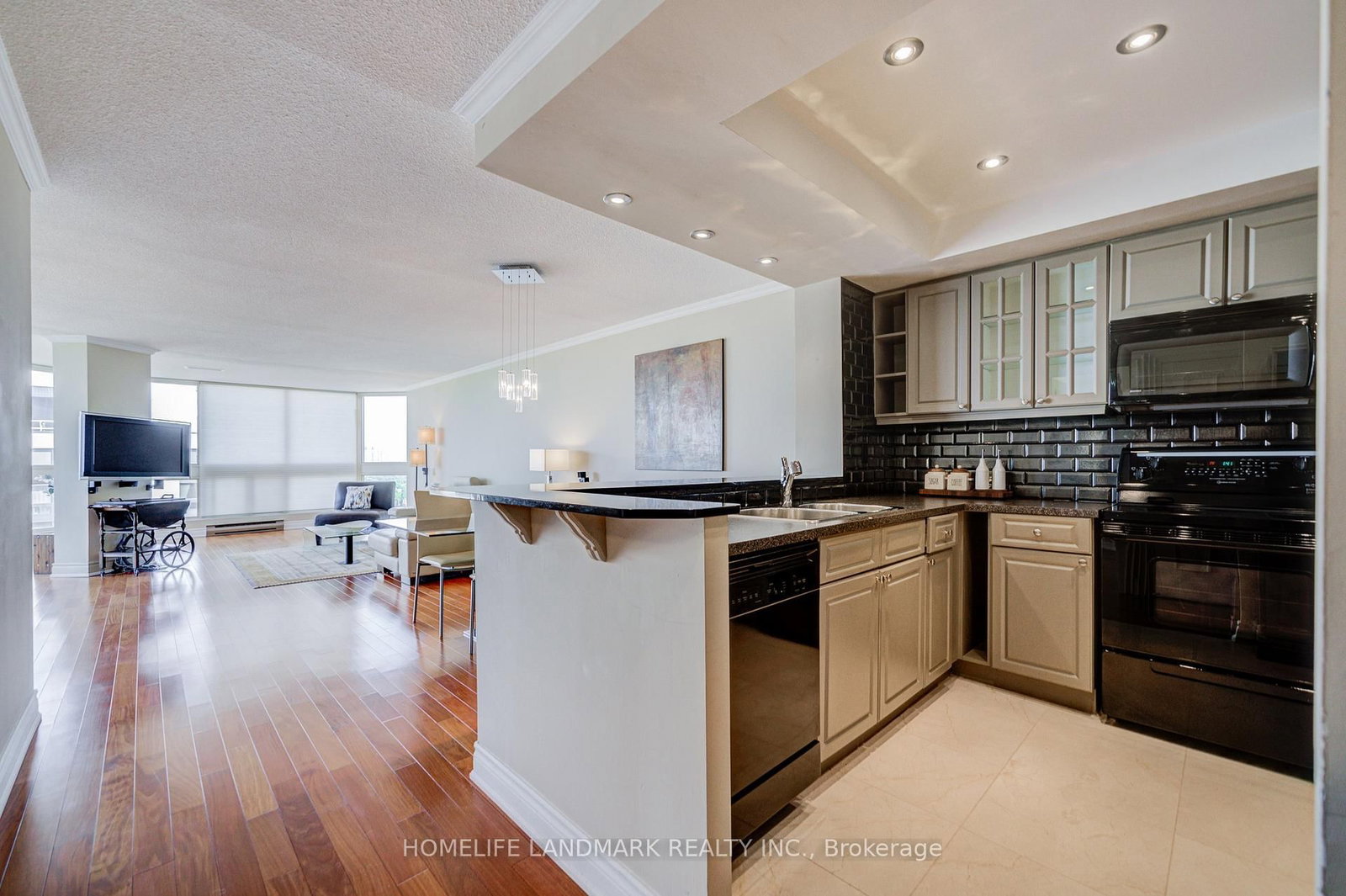 10 Kenneth Avenue • #PH 05 • Toronto, ON photo 19
