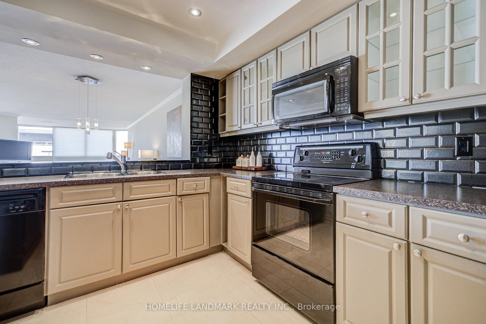 10 Kenneth Avenue • #PH 05 • Toronto, ON photo 20