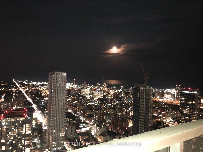 4704 - 197 Yonge Street