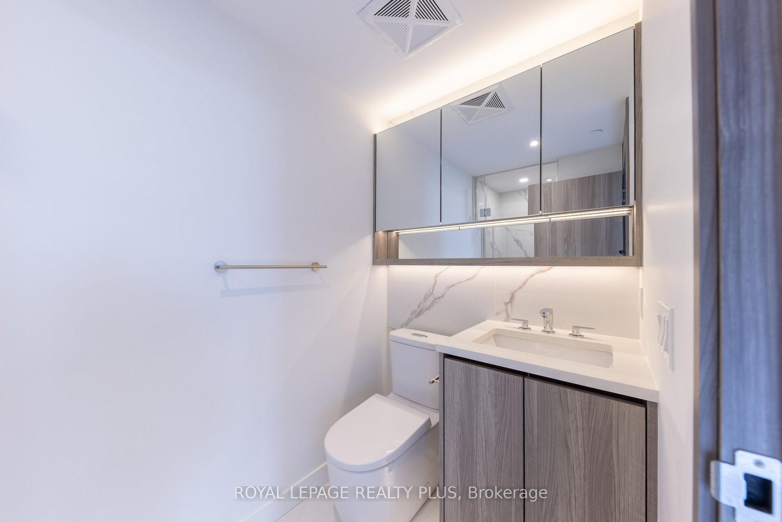 68 Esther Shiner Boulevard • #662 • Toronto, ON photo 16