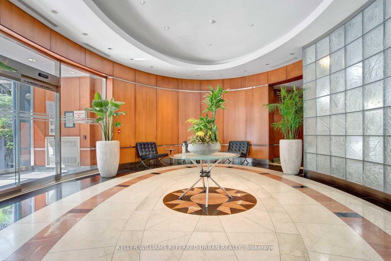 1504 - 1121 Bay Street