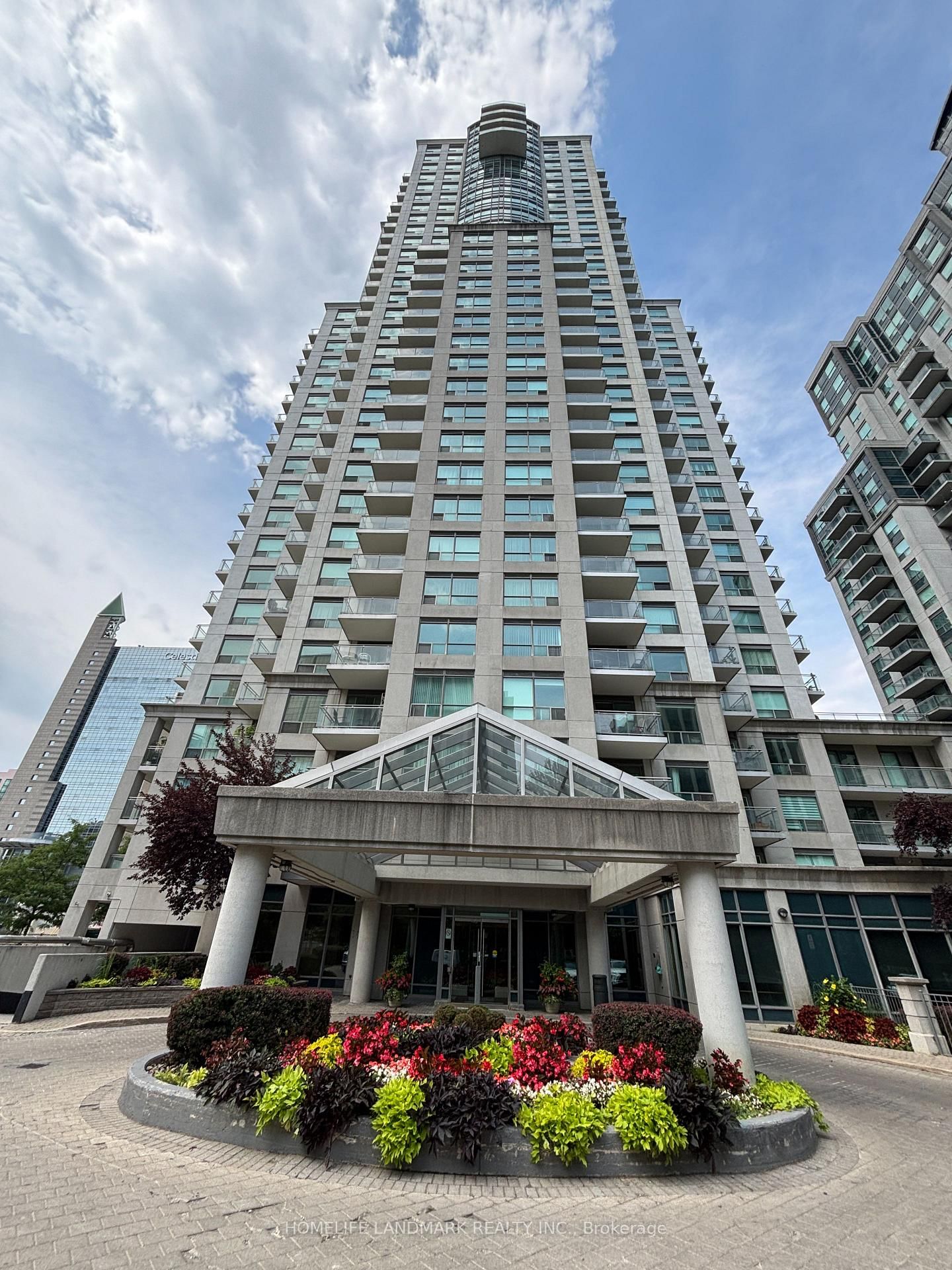 21 Hillcrest Avenue • #902 • Toronto, ON photo 1