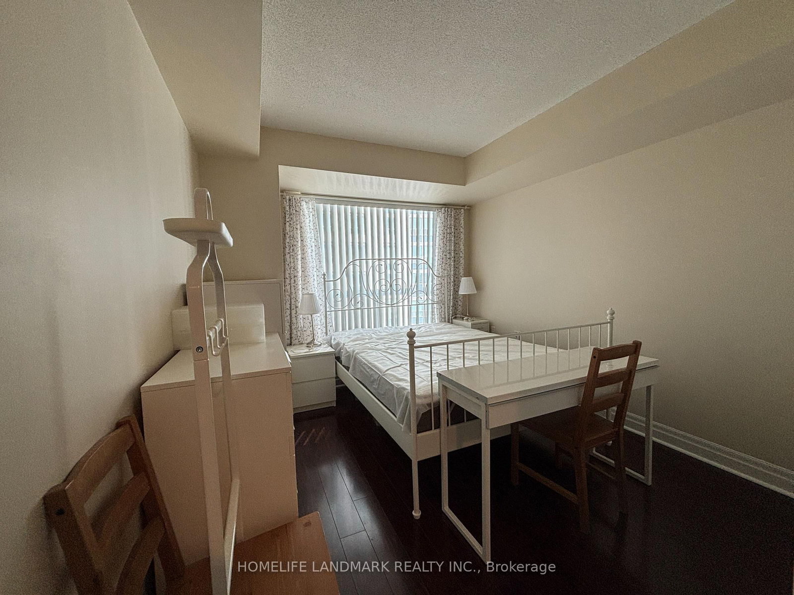 21 Hillcrest Avenue • #902 • Toronto, ON photo 19
