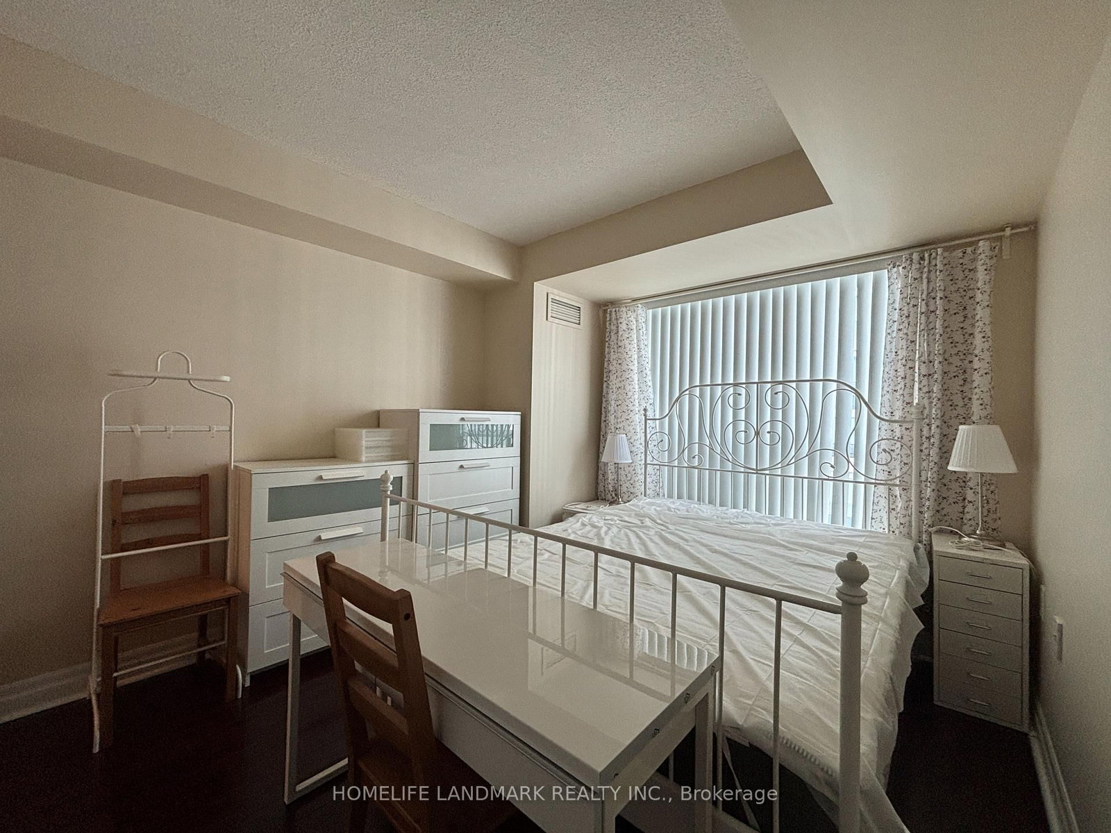21 Hillcrest Avenue • #902 • Toronto, ON photo 20