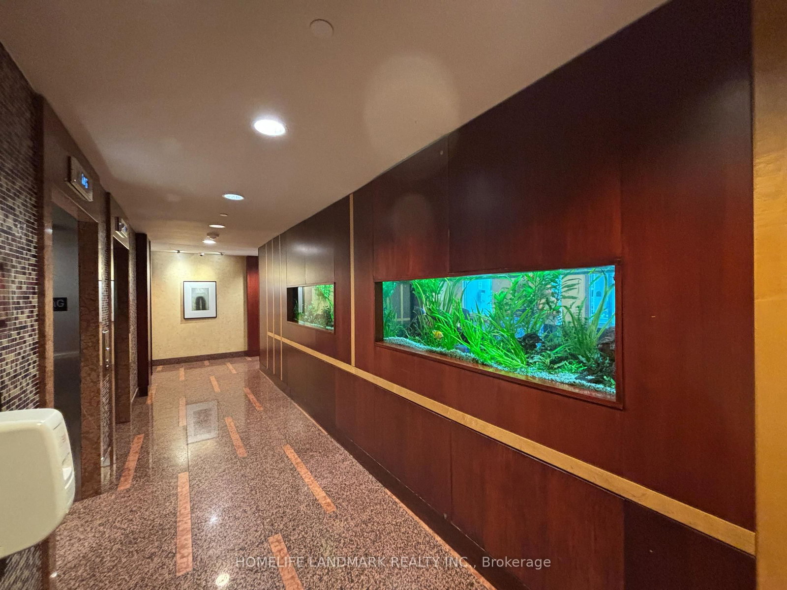 21 Hillcrest Avenue • #902 • Toronto, ON photo 6