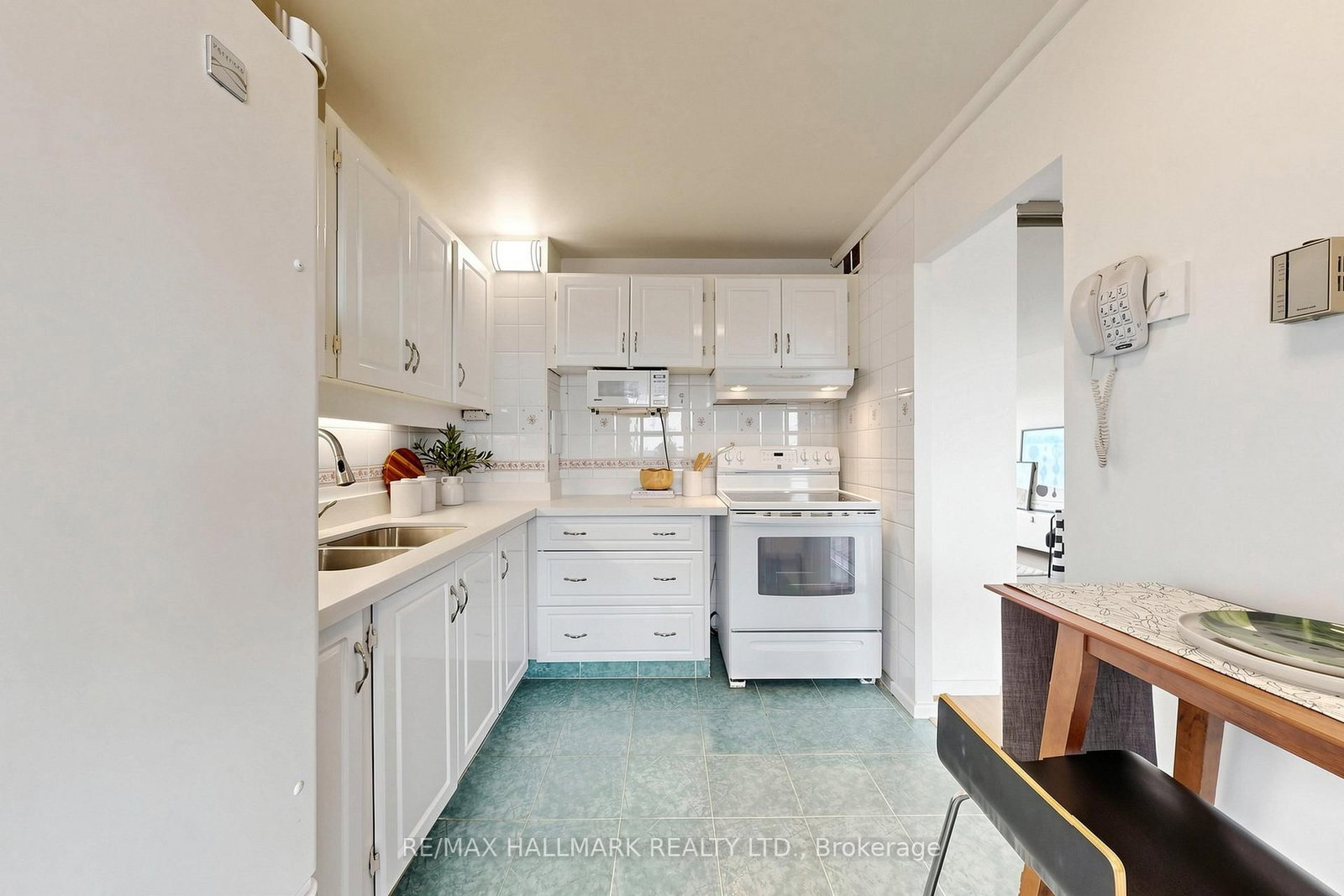 725 Don Mills Road • #1401 • Toronto, ON photo 12