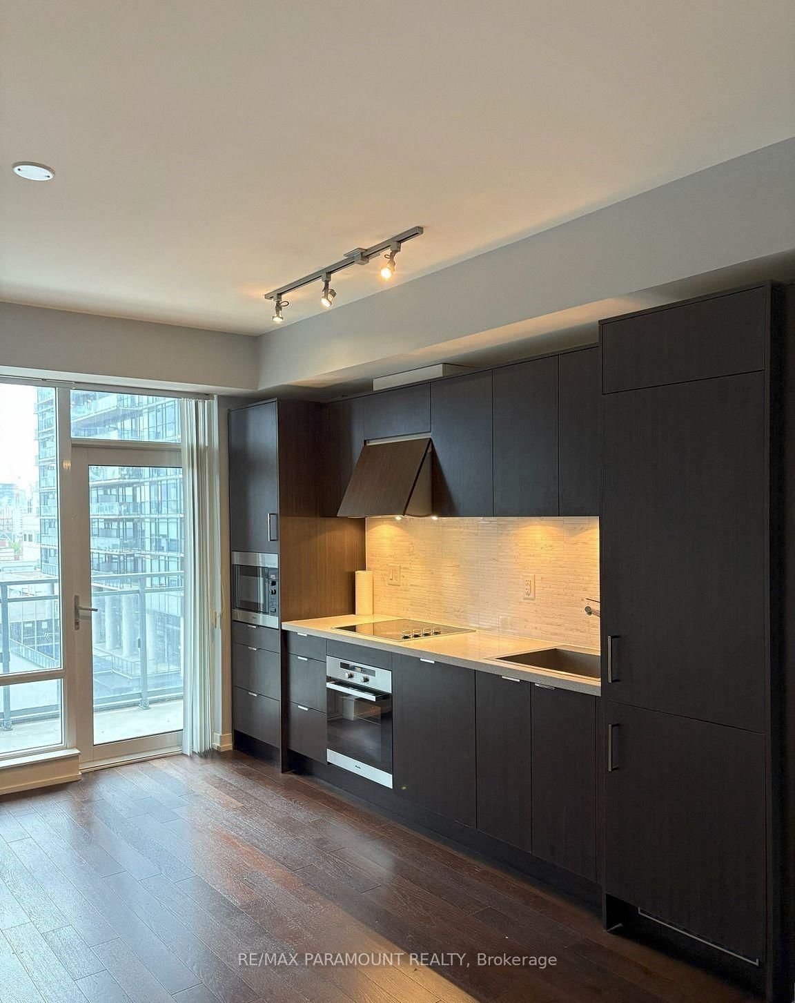 21 Widmer Street • #1103 • Toronto, ON photo 11