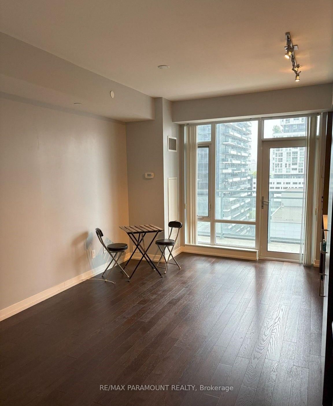 21 Widmer Street • #1103 • Toronto, ON photo 15