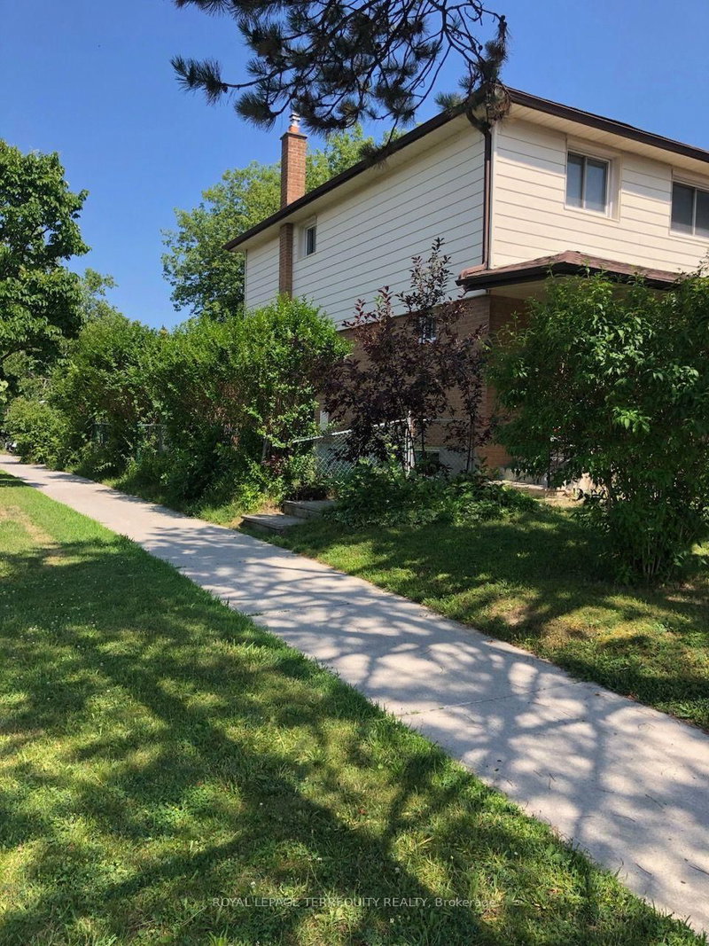 211 Pineway Boulevard