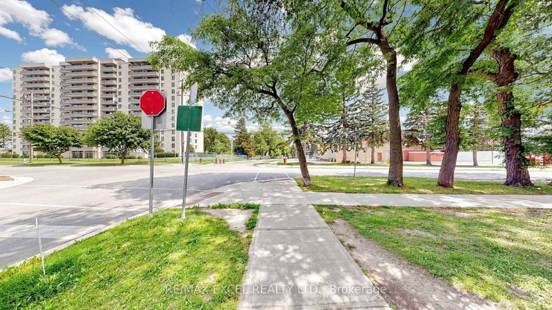 Ph103 - 1101 Steeles Avenue W