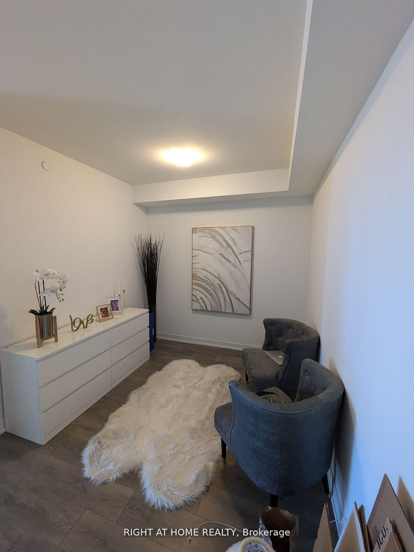 28 Avondale Avenue, Unit 706 - Photo 6